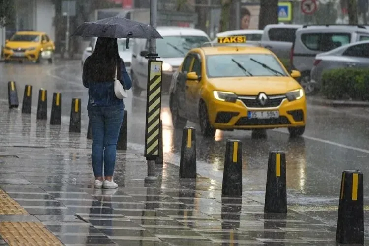 bugun-hava-durumu-nasil-yagmur-var-mi-meteoroloji-uyarilari-1789021128345.jpeg Yağışlar önce Trakya ve Marmara’nın batısında etkili olacak.