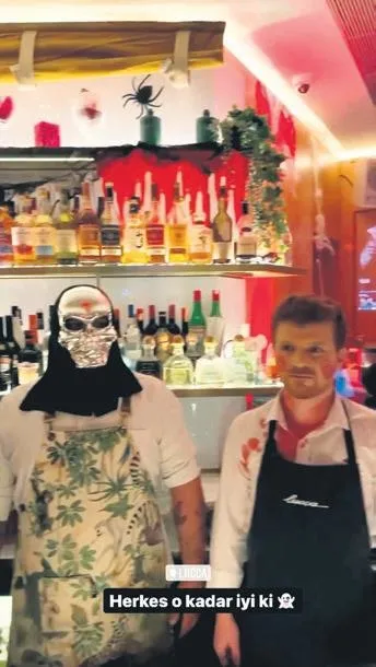 1635544305894.jpeg Ünlü isimler Cadılar Bayramı partisine akın etti! O halleri “Bu kadar da olmaz” dedirtti-7