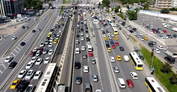 İstanbul'da kısıtlamasız ilk cumartesi günü trafik kilitlendi! YOL DURUMU
