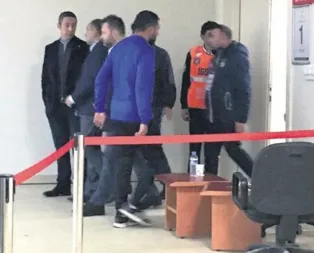 Ali Koç soyunma odasına daldı! İşte o an