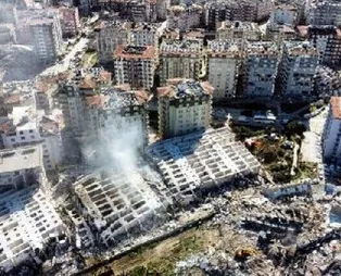 Depreme Rönesans Rezidans'ta yakalanan anne ve çocuklarının cenazeleri kimsesizler mezarlığında bulundu