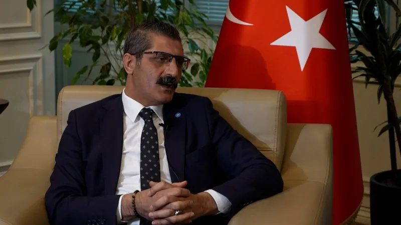 CHP ile İYİ Parti arasında afiş kavgası| İmamoğlu'nun sözleri İYİ Parti'yi çılgına çevirdi | İYİ Parti İl Başkanı Yücel Coşkun takvim.com.tr'den bombaladı!-7