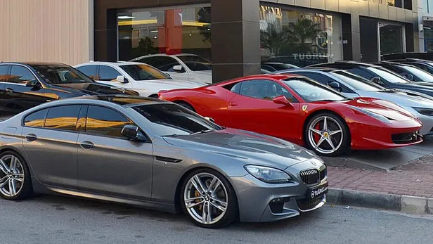 Antalya'da lüks otomobil vurgunu! Bir çok insan o galeriye akın etti!-1