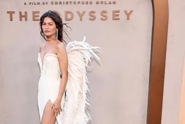 Zendaya’nın film galası şıklığı olay oldu! Athena’dan ilham alan tarzına övgü yağdı