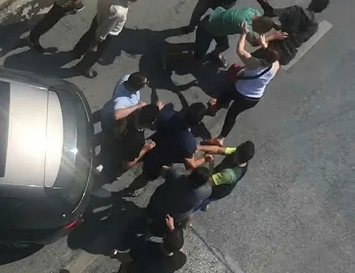 E-5’te ortalık karıştı! Tekme ve yumruklar havada uçuştu