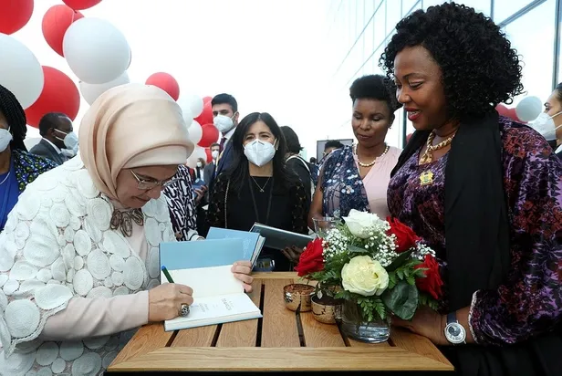 Emine Erdoğan New York’ta "Afrika Seyahatlerim" adlı ilk kitabının tanıtımını yaptı-4