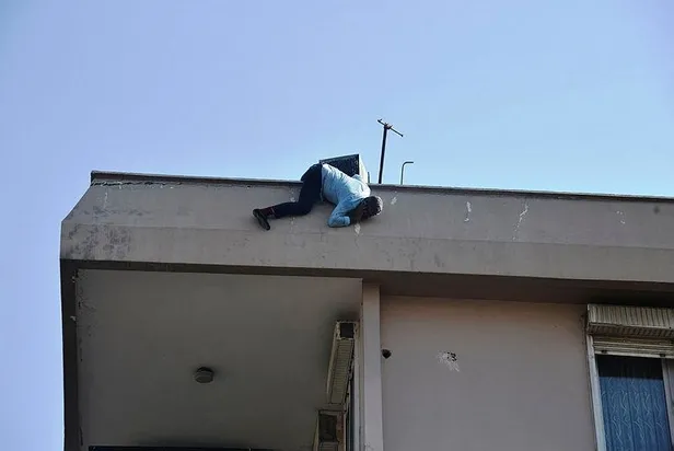 7-saatlik-intihar-tesebbusu-catiya-bomba-koydum-1627329586496.jpeg 7 saatlik intihar teşebbüsü! "Çatıya bomba koydum"-2