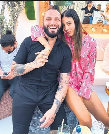 Serenay Sarıkaya'ya Türkiye'ye dönmek yaramadı-4