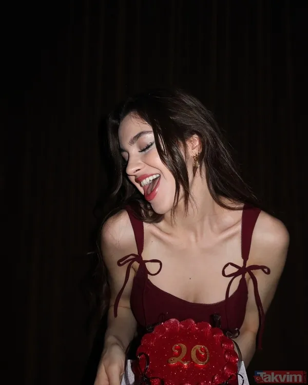 Bir Gece Masalı’nın Cenfeza’sı Su Burcu Yazgı Coşkun 20 yaş pozlarıyla sosyal medyayı salladı! - 11