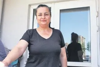 izmir-belediyesinin-tum-mal-varliklarini-satisa-cikaran-chpli-tunc-soyer-gozunu-depremzedelerin-konutlarina-di-1654220937851.jpeg İzmir Büyükşehir Belediyesi'nin tüm mal varlıklarını satışa çıkaran CHP'li Tunç Soyer gözünü depremzedelerin konutlarına dikti!-11