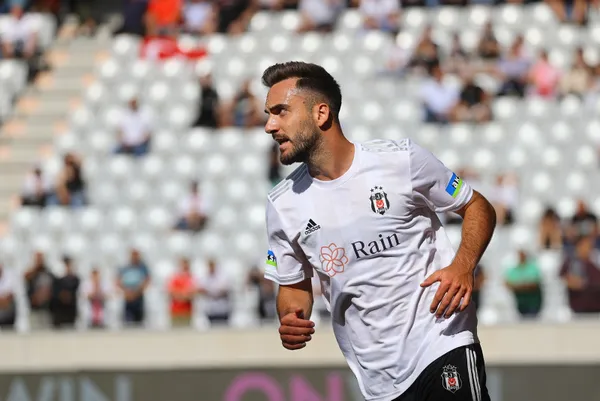 besiktasta-kenan-karaman-ile-yollar-ayriliyor-schalke-iddiasi-1662021835798.jpg Beşiktaş'ta Kenan Karaman ile yollar ayrılıyor! Schalke iddiası-2