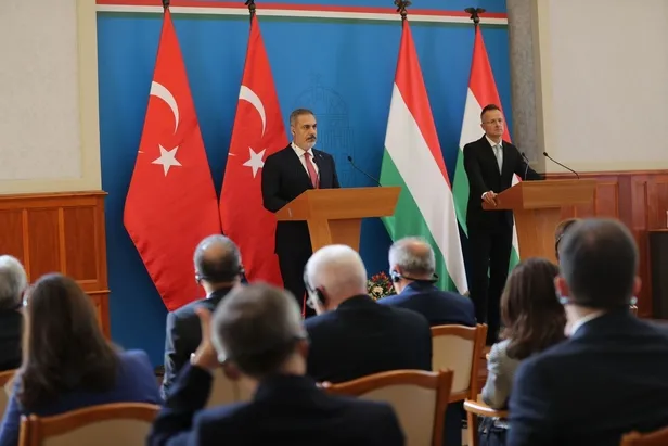 macaristan-disisleri-bakani-szijjartodan-turkiye-aciklamasi-bu-yeni-cagda-turkiyenin-rolu-cok-daha-buyuk-1690556473575.jpeg Macaristan Dışişleri Bakanı Szijjarto'dan Türkiye açıklaması: Bu yeni çağda Türkiye'nin rolü çok daha büyük-7