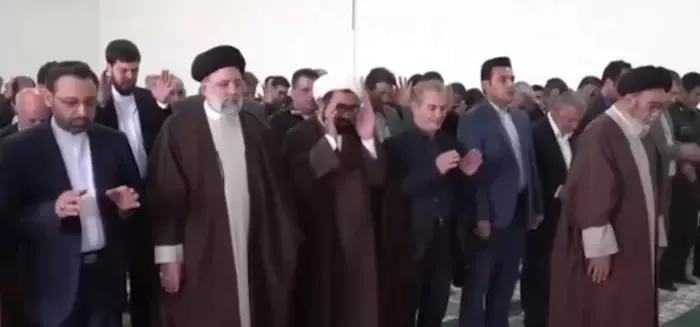 İran Cumhurbaşkanı İbrahim Reisi'nin helikoptere binmeden önceki son görüntüleri yayınlandı!-3