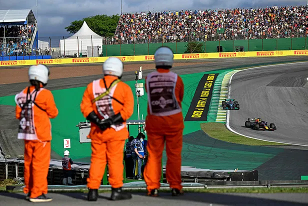 formula-1-brezilya-gp-canli-izle-13-kasim-f1-brazilya-grand-prix-canli-yayin-nasil-izlenir-s-sports-frekans-bi-1668345235378.jpg Formula 1 Brezilya GP CANLI İZLE! 13 Kasım F1 Brazilya Grand Prix canlı yayın nasıl izlenir? S Sports frekans bilgileri ve ayarları!-3