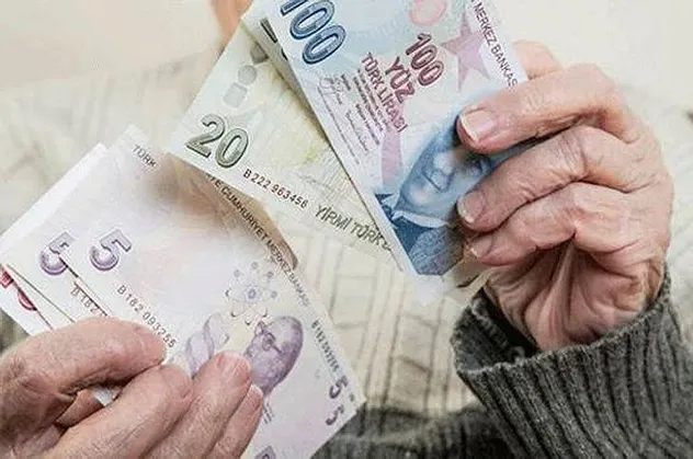 Son dakika: Emekli maaşları erken ödenecek