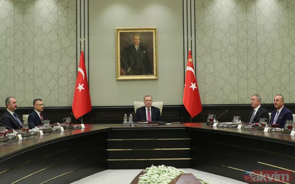 Yaş Kararları Kapsamında, 30 Ağustos 2019 Tarihinden Geçerli Olmak Üzere, 14 General Ve Amiral Bir Üst Rütbeye, 40 Albay İse General Ve Amiralliğe Yükseltildi,...