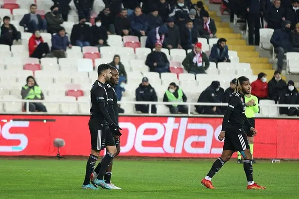 zorlu-sivas-deplasmaninda-yildizlar-sahne-aldi-besiktas-3-puani-kapti-1645908216210.jpeg Zorlu Sivas deplasmanında yıldızlar sahne aldı! Beşiktaş 3 puanı kaptı-3