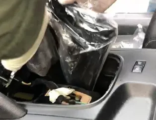 Adım adım takip! Otomobilin her yerinden tabanca çıktı