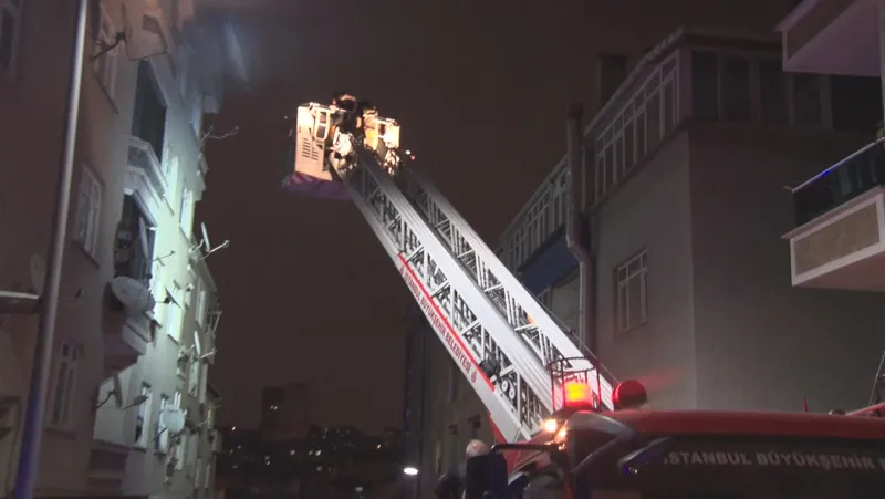 İstanbul Güngören'de yangın paniği! Böyle kurtarıldılar - 7