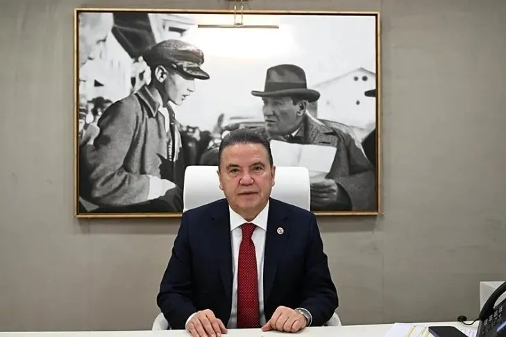chpli-antalya-buyuksehir-belediyesinde-yolsuzluk-davasinda-ara-karar-muhittin-bocek-ve-oglunun-tutuklulugu-dev-1783427276414.jpeg CHP'li Antalya Belediyesi yolsuzluk davasında ara karar! Muhittin Böcek ve oğlunun tutukluluğu sürecek-3