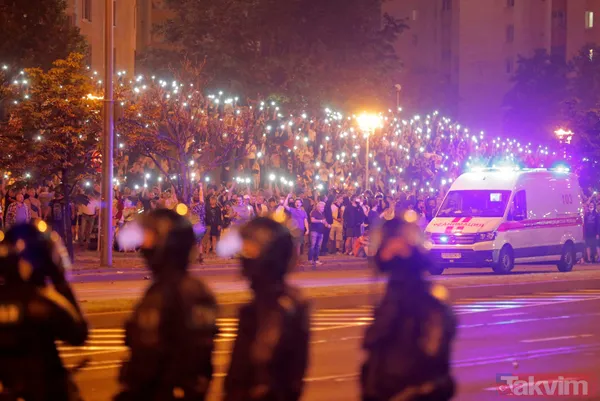 Seçimleri Lukaşenko kazandı! Belarus karıştı! Sokaklar savaş alanı - 28