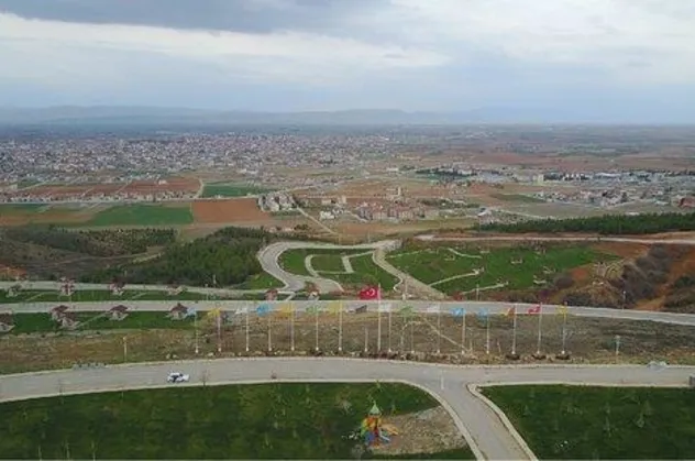 Denizli Çivril'de 6 bin 190 m² tarım arazisi mahkemeden satılığa çıkartıldı