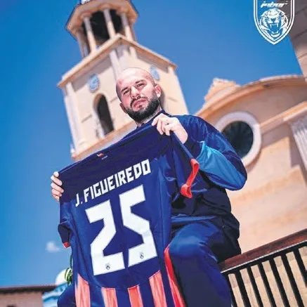 Figueiredo’dan şaşırtan imza