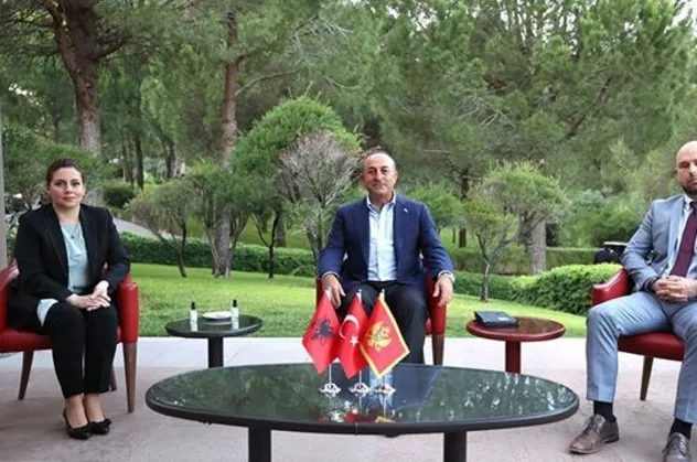 Dışişleri Bakanı Mevlüt Çavuşoğlu'ndan diplomasi trafiği: Arnavutluk, Karadağ, Bosna-Hersek...