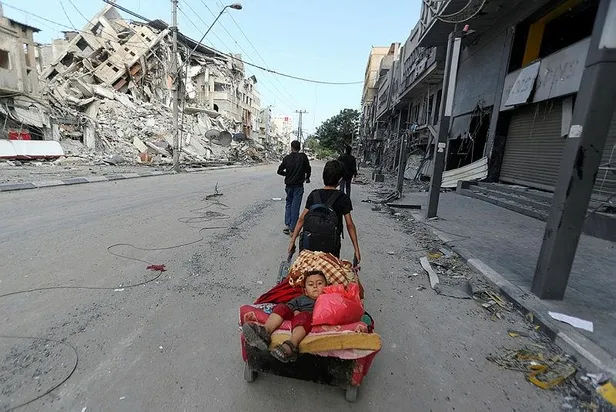 bmden-siyonist-israilin-gazzeye-saldirilarina-iliskin-aciklama-10-bine-yakin-filistinli-evlerini-terk-etmek-zorunda-kaldi-1621017555458.jpeg BM'den Siyonist İsrail'in Gazze'ye saldırılarına ilişkin açıklama: 10 bine yakın Filistinli evlerini terk etmek zorunda kaldı-2