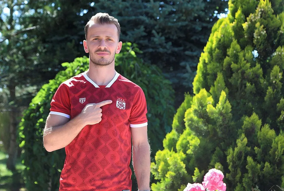Abdulkadir Parmak resmen Sivasspor’da