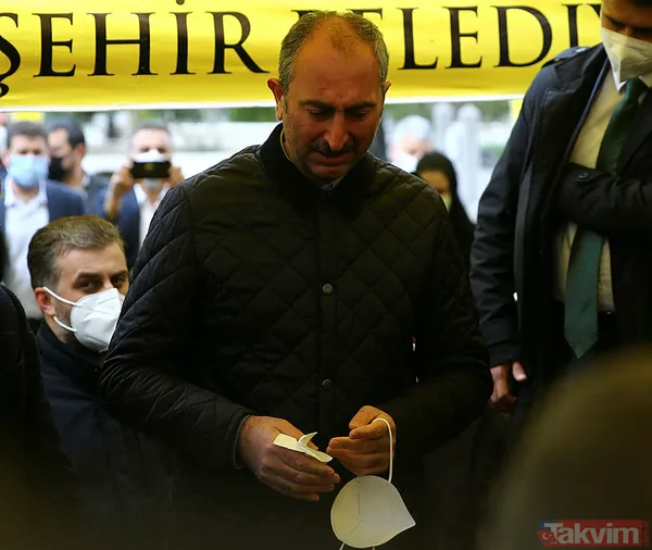 Adalet Bakanı Abdulhamit Gül'ün annesi aile mezarlığına defnedildi - 1