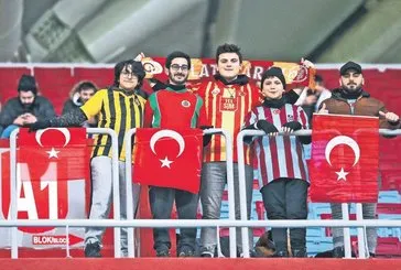 Türk futbolu omuz omuza