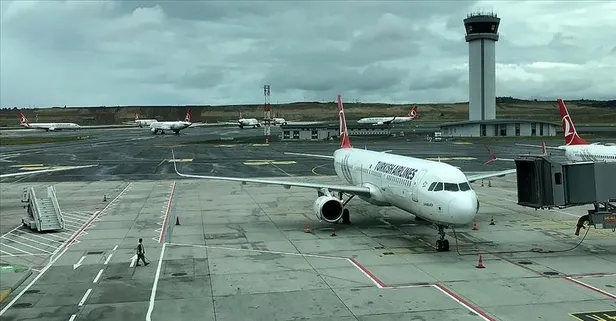 İstanbul'u sağanak vurdu! Kuvvetli yağış hava ulaşımını da olumsuz etkiledi