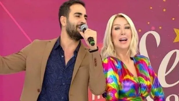 seda-sayan-ve-caglar-oktenin-dugununde-safiye-soyman-ile-faik-ozturkun-fotograflari-sosyal-medyaya-damga-vurdu-1650914720513.jpeg Seda Sayan ve Çağlar Ökten'in düğününde Safiye Soyman ile Faik Öztürk’un fotoğrafları sosyal medyaya damga vurdu-6