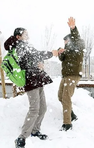 Son dakika: Hakkari'de eğitime kar engeli