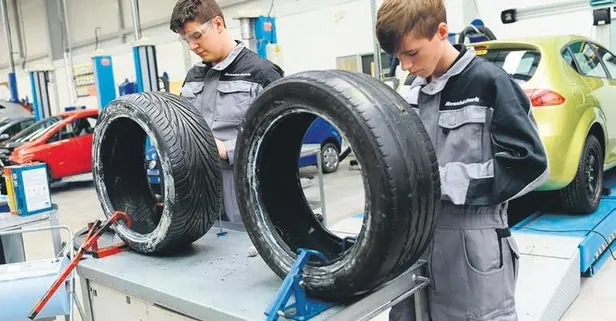 18 yaşından önce iş hayatına atılanların primleri emeklilik hesabına katılıyor