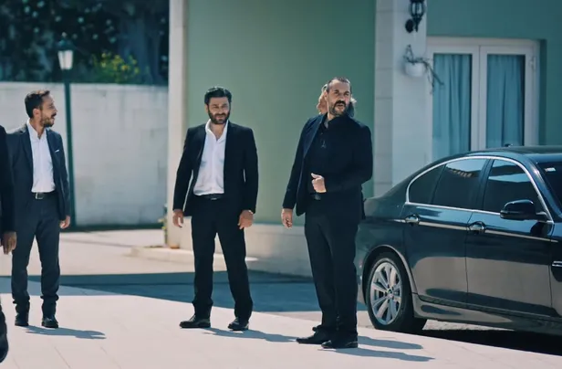 dostum-degilsin-ulan-savas-edho-199-bolum-fragmani-kimsesiz-yasar-geri-gelsin-sesleri-ayyuka-cikiyor-1623234621347.jpg Dostum değilsin ulan Savaş! EDHO 199. bölüm fragmanı: Kimsesiz Yaşar geri gelsin sesleri ayyuka çıkıyor-3