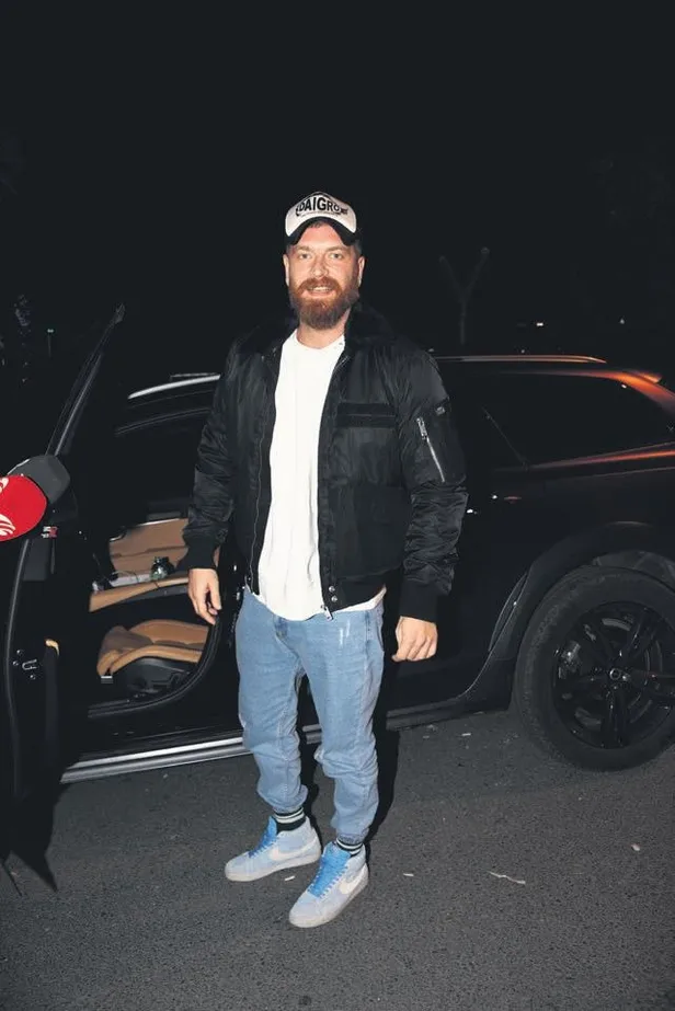 meme-kanserinde-sembol-haline-gelen-pembe-top-9-kez-saha-indi-hava-atisini-unlu-oyuncu-pinar-deniz-gerceklesti-1666480183493.jpeg Meme kanserinde sembol haline gelen Pembe Top 9. kez saha indi! Hava atışını ünlü oyuncu Pınar Deniz gerçekleştirdi-15