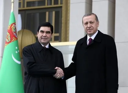 Erdoğan, Berdimuhamedov’u resmi törenle karşıladı