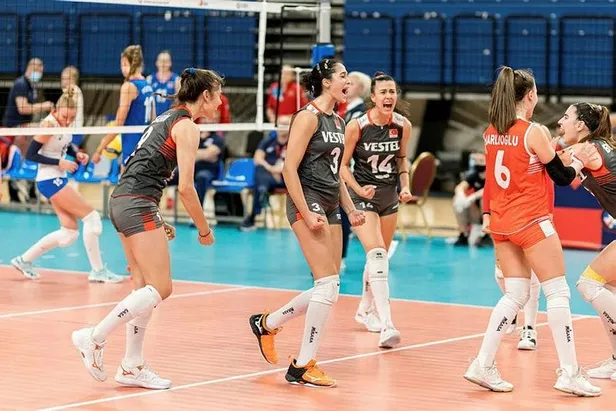 son-dakika-17-yas-alti-kiz-milli-voleybol-takimi-avrupa-ikincisi-oldu-1602271754293.jpeg