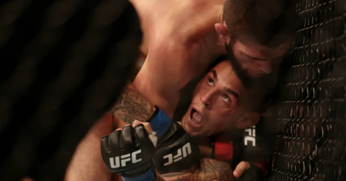 Khabib Nurmagomedov’un ringlere dönüşü efsane oldu! Poirier’i devirdi