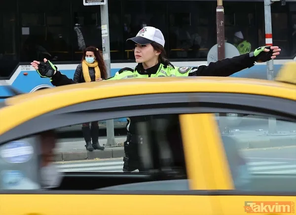 Kadın trafik polisleri Ankara'nın kalbinde trafik düzenini sağlıyor! - 15