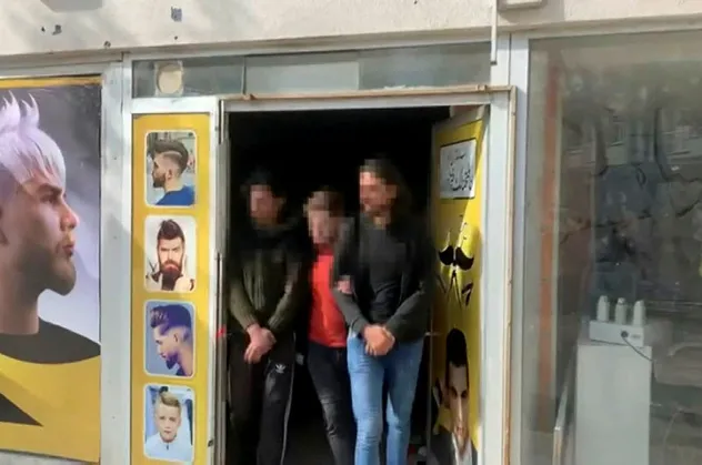 İstanbul Tuzla'da kaçak göçmenlerin "şok evi"ne baskın