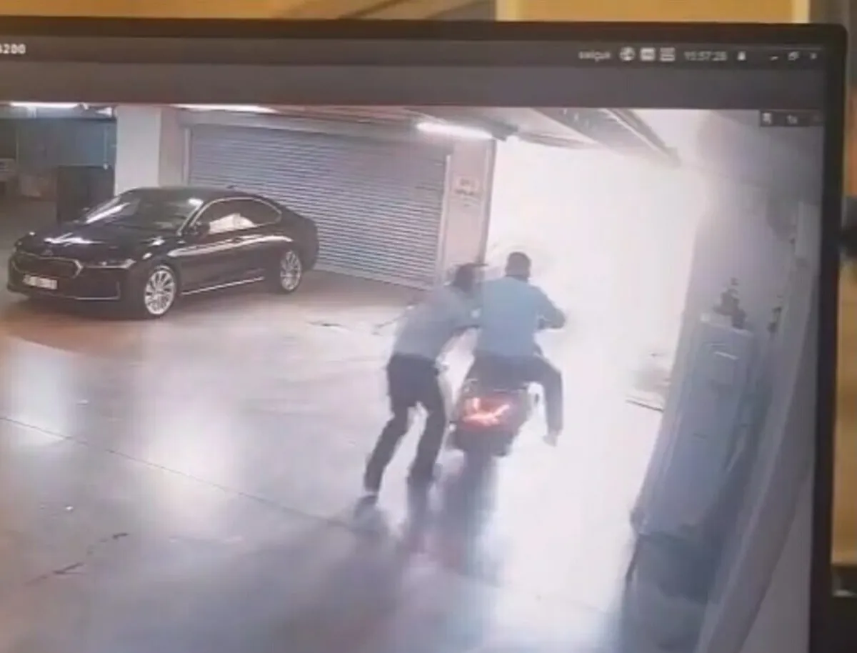 İzmir'de Çiğli Belediye Başkanı Onur Emrah Yıldız'ın makam aracına silahlı saldırı: Şüpheli gözaltına alındı-3