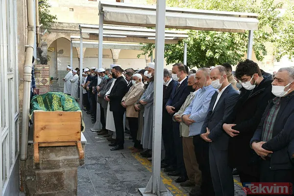 Tankları egzozuna elbise tıkayarak durduran gazi lokantacı Mehmet Şükrü Kıntaş vefat etti - 4