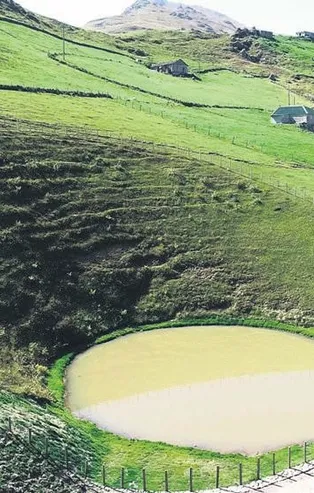 Bir de şimdi gölün