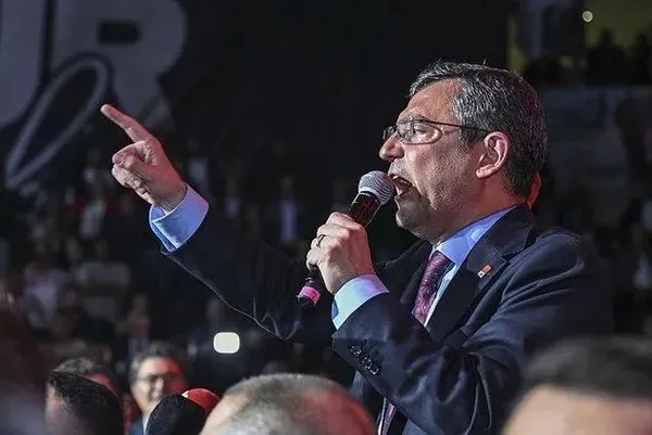 bu-mu-degisim-ozgur-ozel-i-chpde-ilk-kiyim-itaatsizlerle-basladi-ismini-anons-etmeyen-bay-kemalciler-partiden-1699566936198.jpeg Bu mu değişim Özgür Özel I CHP'de ilk kıyım itaatsizlerle başladı! İsmini anons etmeyen Bay Kemalciler partiden şutlandı-2