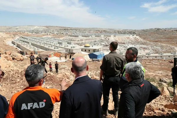 icisleri-bakanisuleymansoylu-suriyenin-idlib-kentinde-1-yilda-burada-35-bin-ev-nihayete-erdirilmistir-1620929259363.jpg İçişleri Bakanı Süleyman Soylu Suriye'nin İdlib kentinde: 1 yılda burada 35 bin ev nihayete erdirilmiştir-9