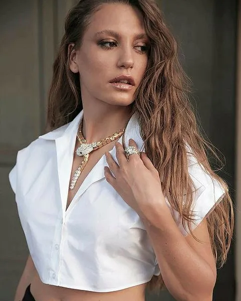 adana-dizi-cekimlerinden-donen-serenay-sarikayadan-sasirtan-imaj-2-bin-tllik-1640552317012.jpeg Adana dizi çekimlerinden dönen Serenay Sarıkaya'dan şaşırtan imaj! 2 bin TL'lik....-3