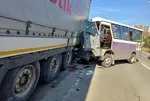 Artvin’de feci kaza! Minibüs TIR’a çarptı: Çok sayıda yaralı var